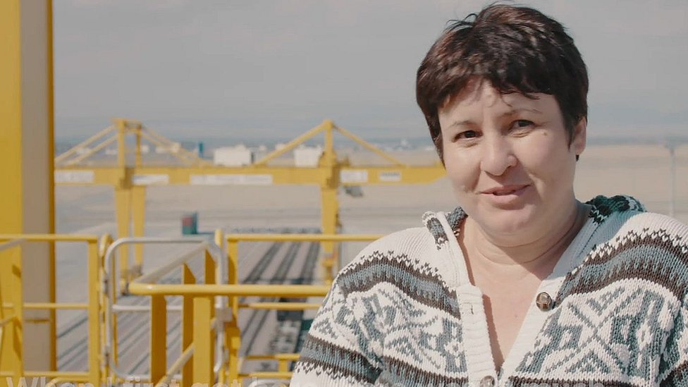 Galina Osipova es una de 200 empleados en el portal. Galina Osipova