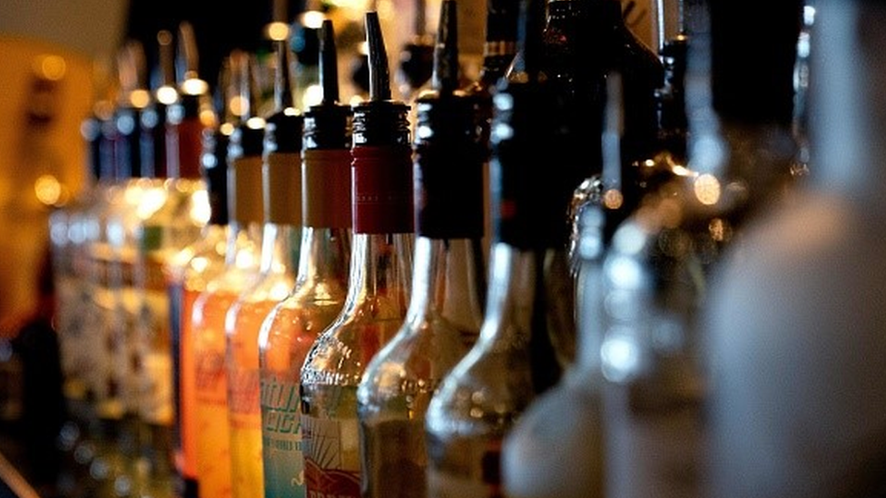 Hollandalı içki toptancıları artık Rus votkası satmıyor