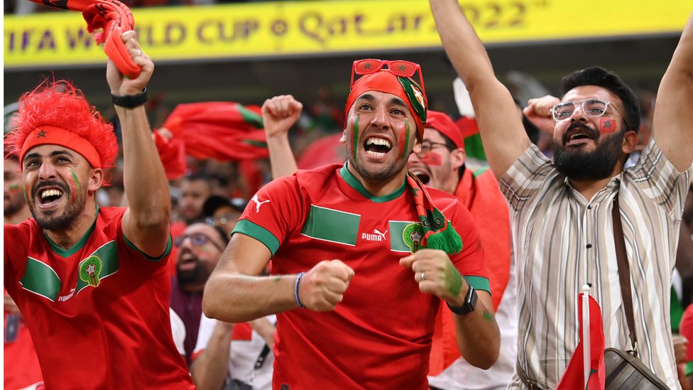 مشجعون من المغرب يدعمون فريقهم في الدوحة