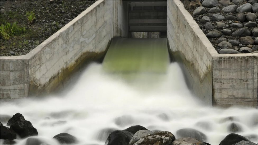 Una prensa hidroeléctrica en Costa Rica