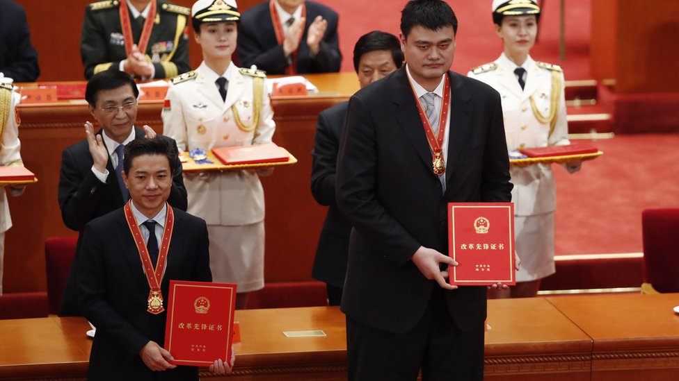 百度李彥宏與姚明被中國當局表彰。