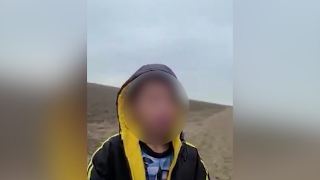 'Can you help me?': Boy in tears found alone at US-Mexico border