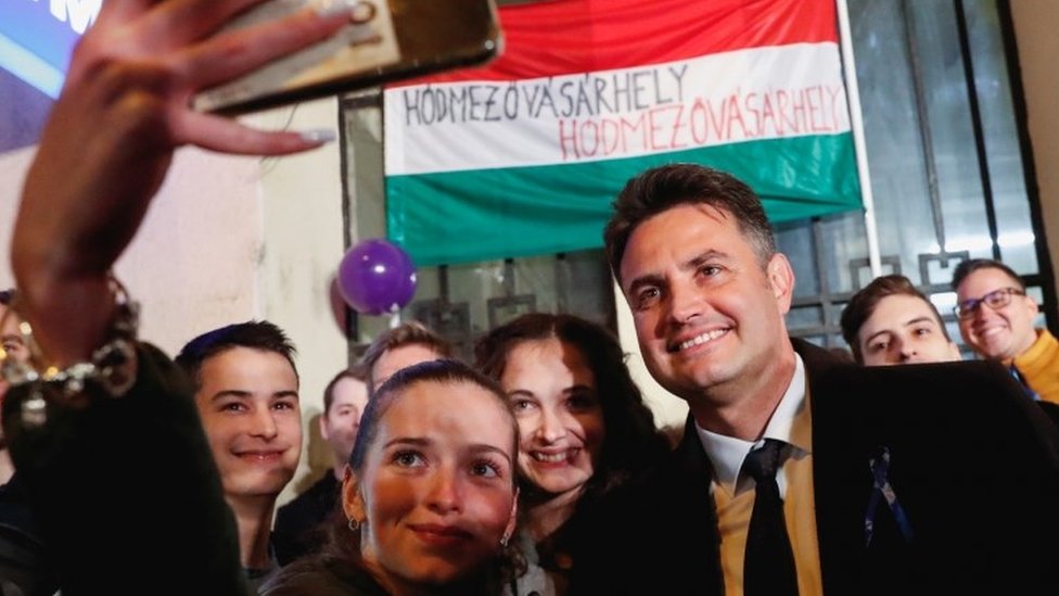 Hungary: Mayor Marki-Zay wins run-off to challenge Orban