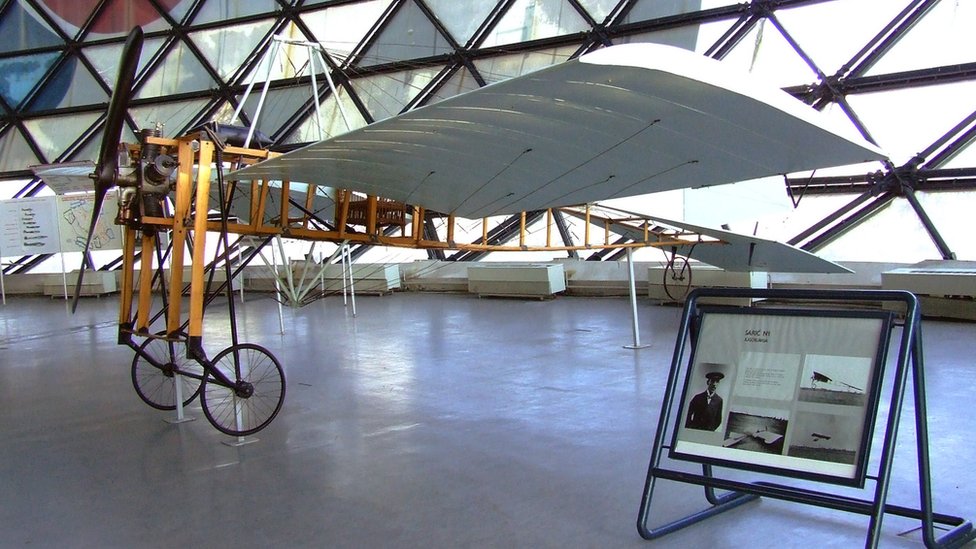 Model aviona Sarić 1