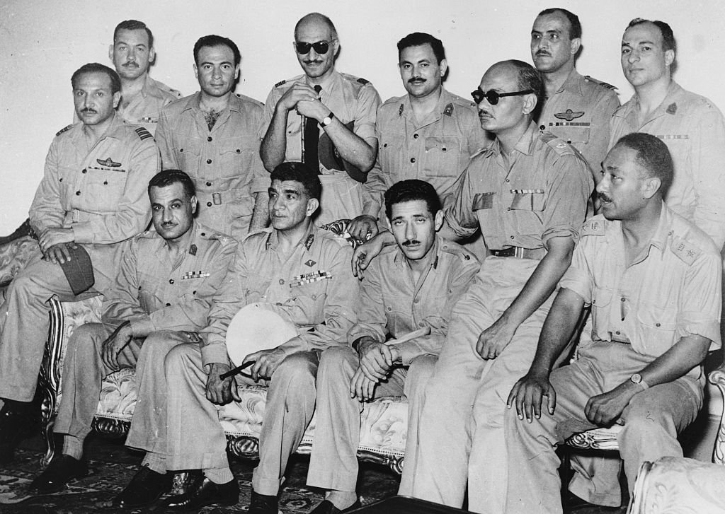 أعضاء مجلس قيادة الثورة في صورة تذكارية عام 1953