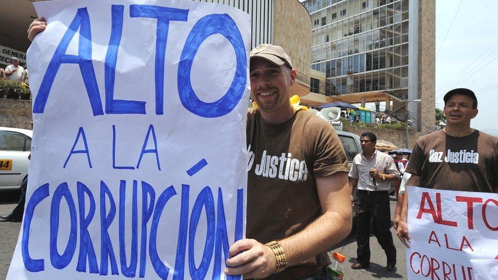 Qué es la "gran corrupción" y cómo América Latina se volvió un caso emblemático de este problema mundial - BBC News Mundo