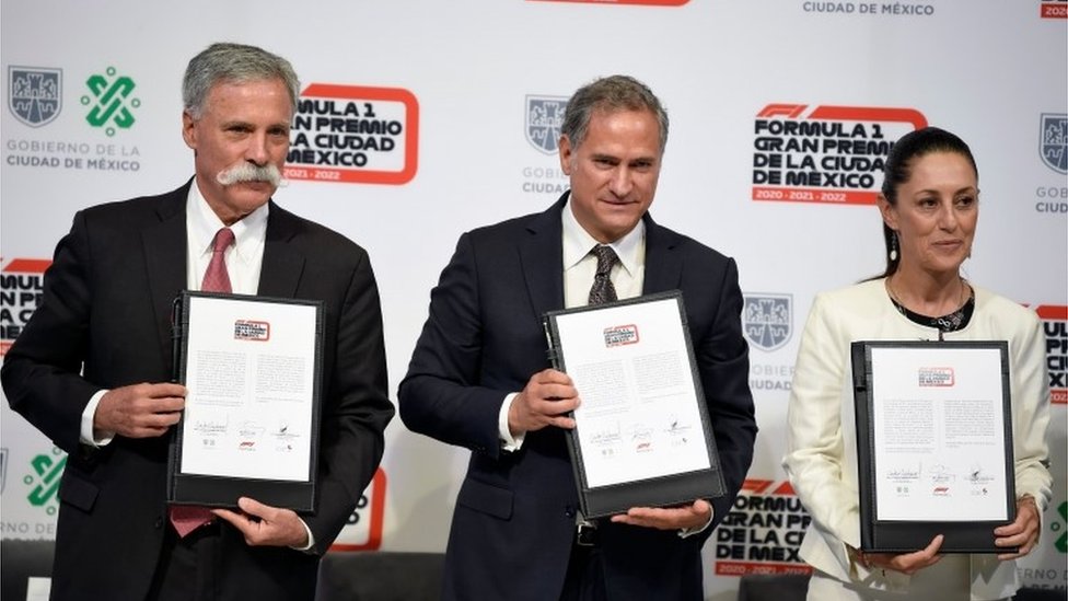 Chase Carey, director de la Fórmula 1, el empresario Alejandro Soberón y la alcaldesa Claudia Sheibaum