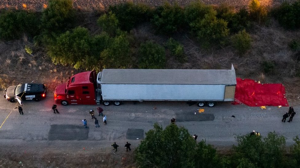 Техас: 46 человек найдены мертвыми в брошенном трейлере