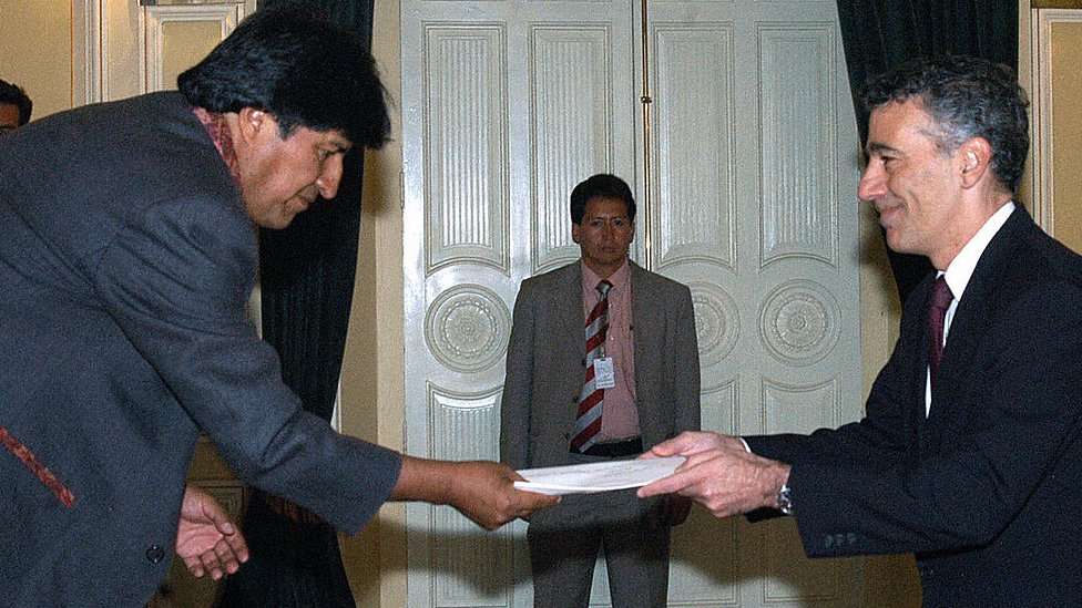 En Bolivia acusaron a Goldberg de intentar "desestabilizar" al gobierno de Evo Morales. Evo con Goldberg