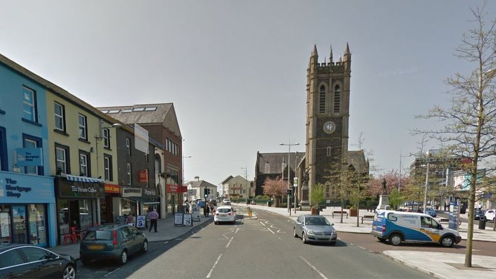 Man in serious condition after being struck by a car in Portadown BBC