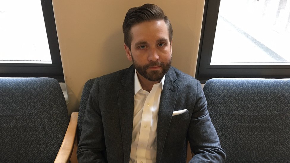 Cuando Erick Bauer, de 32 años, nació, un paciente con fibrosis quística tenía la esperanza de vivir hasta los 17. Ahora, los pacientes canadienses tienen una esperanza media de 51 años. Erick Bauer en una sala de espera.