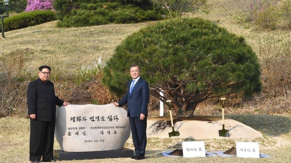 Kim Jong-un dan Moon Jae-in
