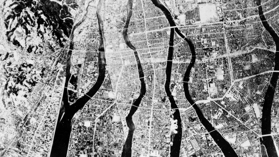 Bombardıman öncesinde Hiroşima havadan böyle gözüküyordu