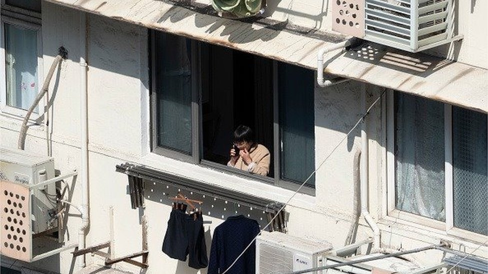 上海一些小區已經被封控一個月。