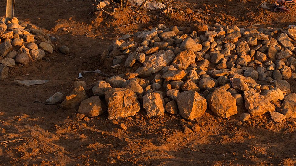 Sebuah kuburan yang baru diuruk di sebuah kamp pengungsi di pinggiran Garowe, Somalia, 24 Februari lalu.