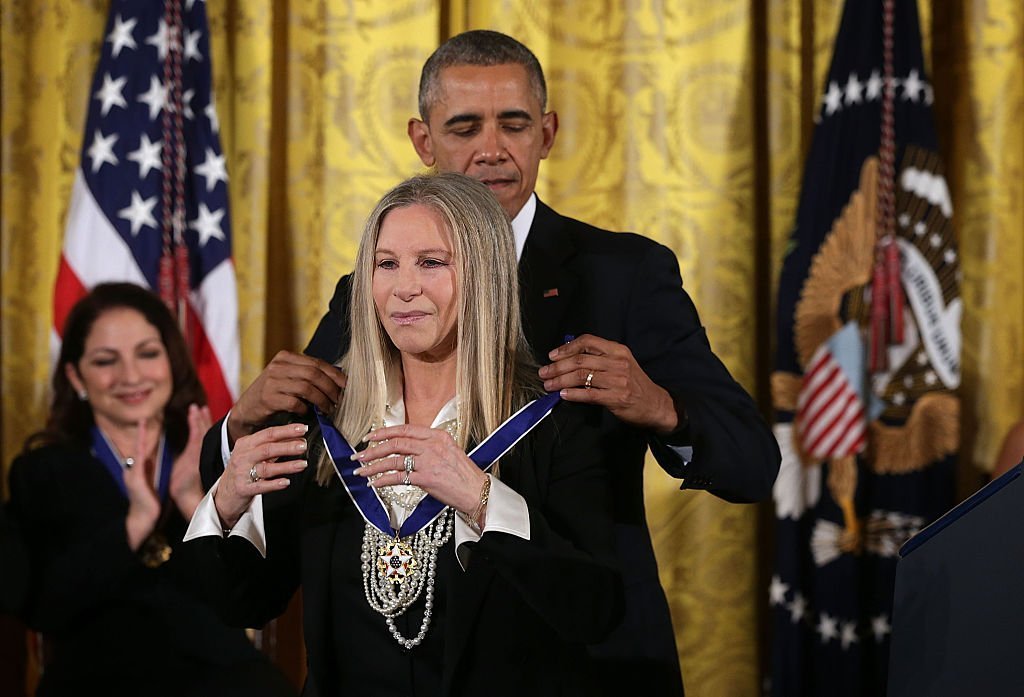 Barbra Strajsend, Barak Obama