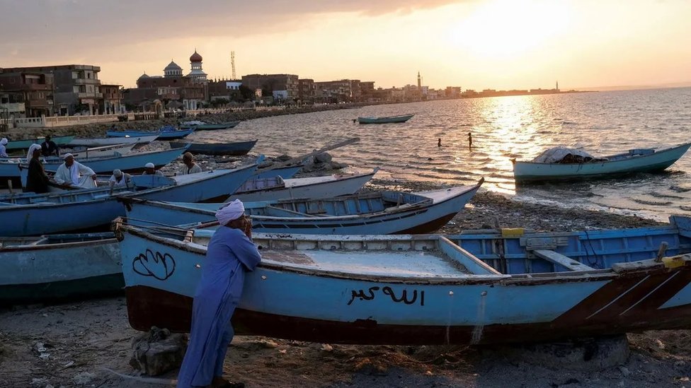صيادون وقوارب صيد
