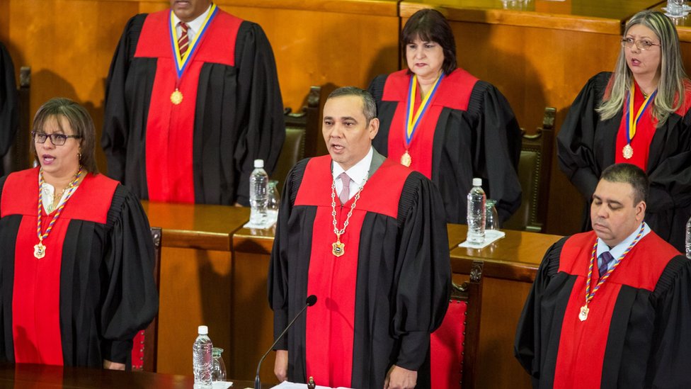 Con su sentencia 156 el Tribunal Supremo le retiró sus competencias, y su inmunidad, a los parlamentarios venezolanos. Tribunal Supremo de Justica de Venezuela