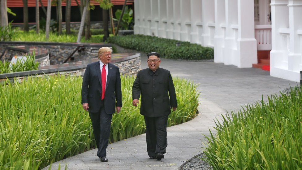 Muchos analistas sostienen que el acuerdo al que llegaron Kim y Trump es demasiado genérico. Donald Trump y Kim Jong-un