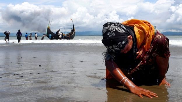 Sejumlah posting di Facebook menyatakan harapan pengungsi Rohingya yang melarikan diri akan tenggelam di laut.
