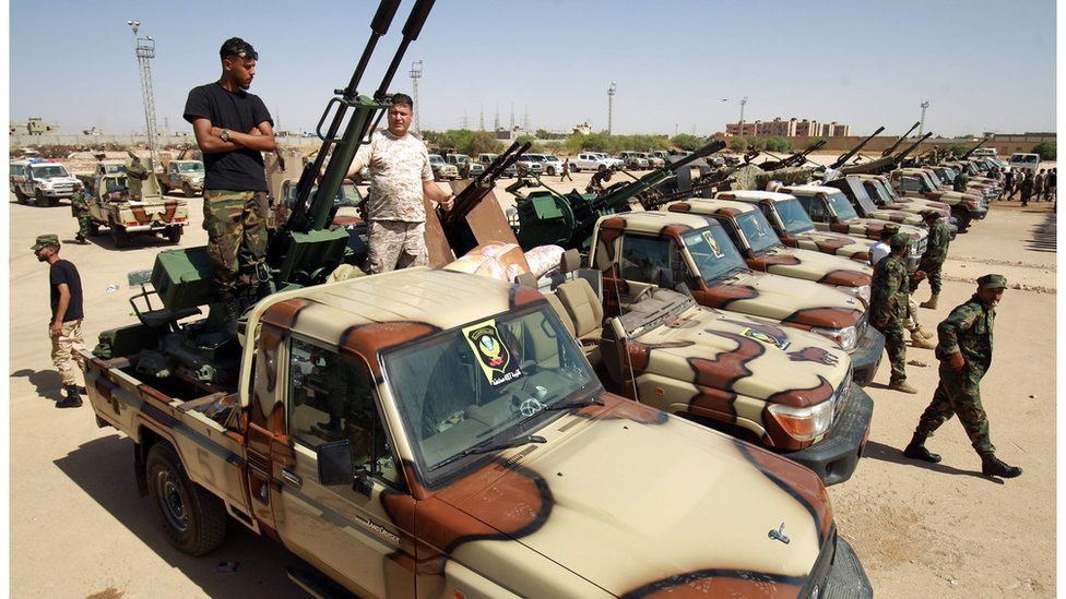 صورة أرشيفية لأفراد ومعدات تابعة لقوات شرق ليبيا