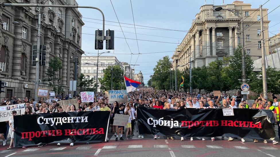 „Srbija protiv nasilja": Deveti protest u Beogradu, šetnja do televizije Pink, skupovi nastavljeni i u drugim gradovima 4 protest, Srbija protiv nasilja