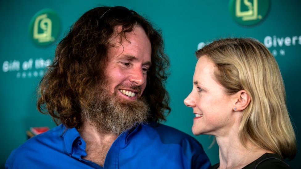 Los miembros de al Qaeda liberaron a Stephen cinco años después de su captura en África. Stephen McGown y su esposa Catherine.