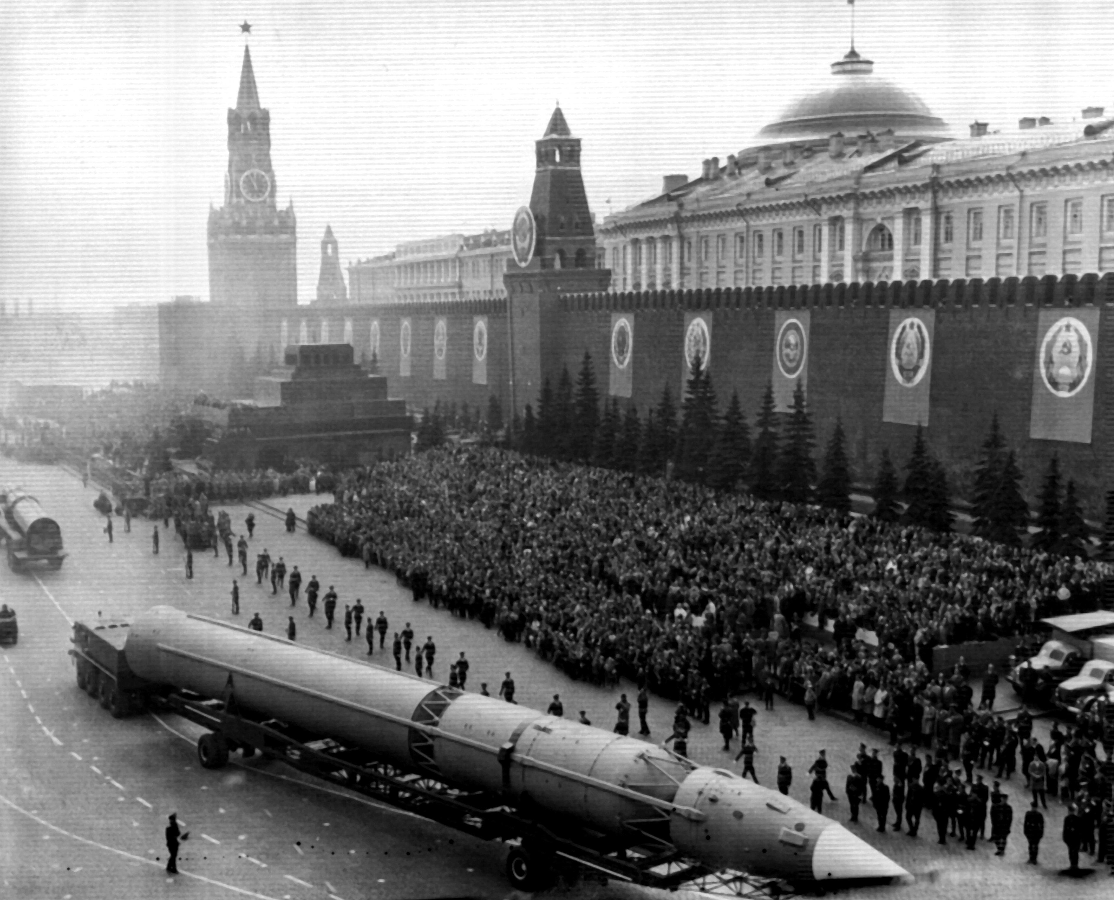 Desfile en la Plaza Roja el 9 de mayo de 1965