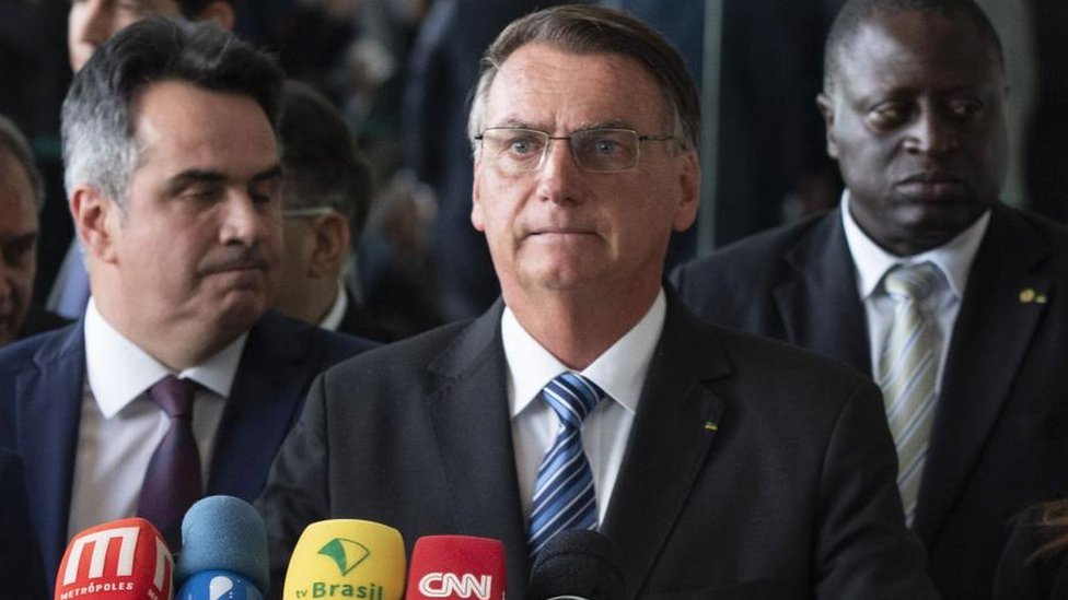 Bolsonaro ends silence without publicly conceding