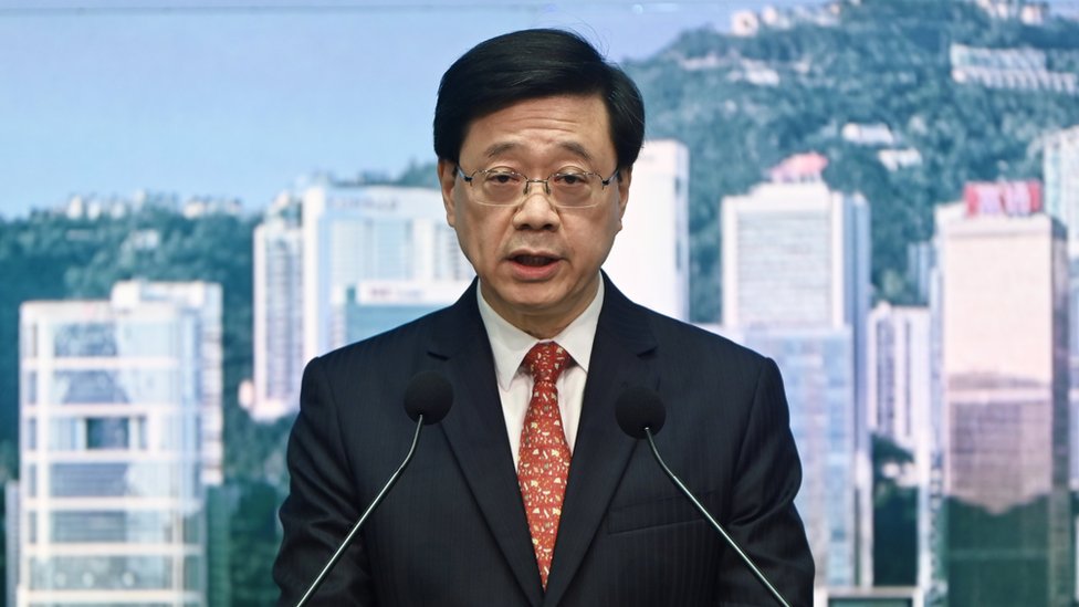 中國香港行政長官李家超在政府總部會見記者（中新社圖片21/3/2023）