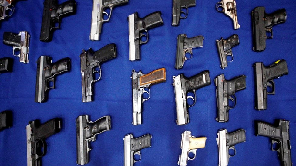 Изъятые пистолеты, изображение файла
