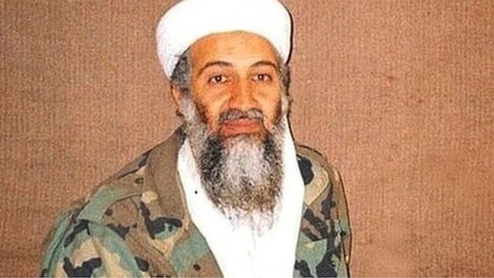 Osama Bin Laden cerca de Kabul, en 2001.