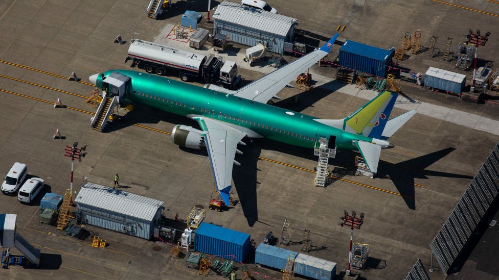Самолеты Boeing 737 Max простаивают, поскольку компания продолжает работать над ошибкой программного обеспечения.