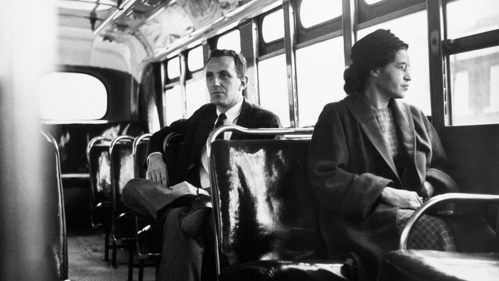 Rosa Parks en un autobús