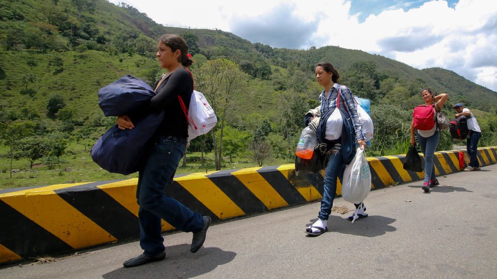 Según la ONU, más de 2,3 millones de venezolanos han emigrado.