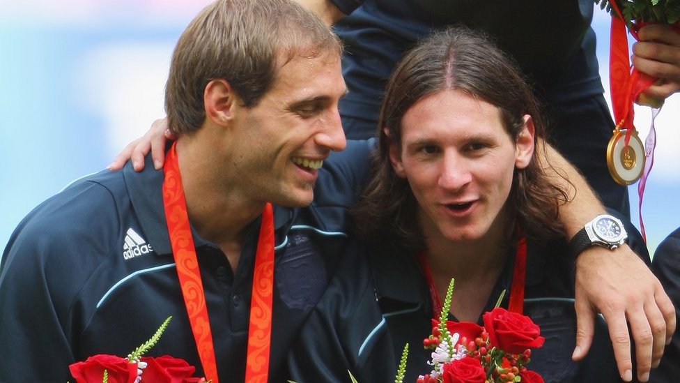 بالإضافة إلى الفوز بكأس العالم للشباب تحت 20 سنة في عام 2005 ، فاز زاباليتا وميسي بالميدالية الذهبية الأولمبية مع الأرجنتين في بكين في عام 2008