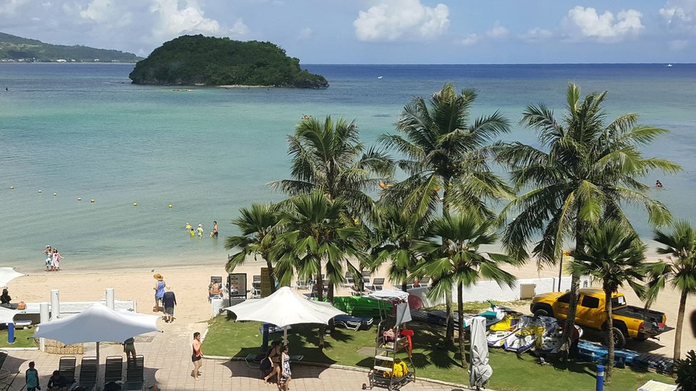 Guam es una isla del Pacífico, ubicada entre Filipinas y Hawái. Paisaje de playa en Guam.