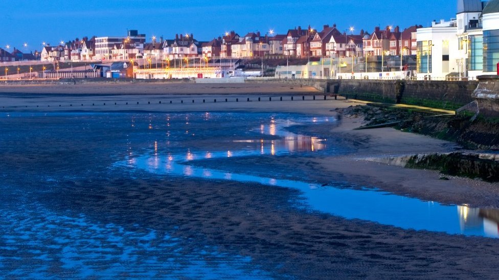 Free bus travel to Bridlington to boost seaside tourism - BBC News