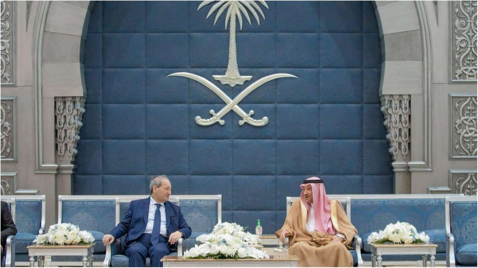 في 12 نيسان/أبريل زار المقداد جدّة كأول زيارة رسمية إلى السعودية منذ القطيعة خلال أعوام الحرب