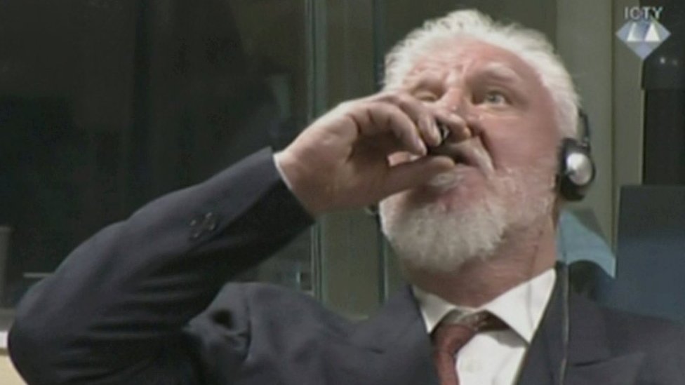 Slobodan Praljak se envenenó en plena corte de La Haya. Slobodan Praljak