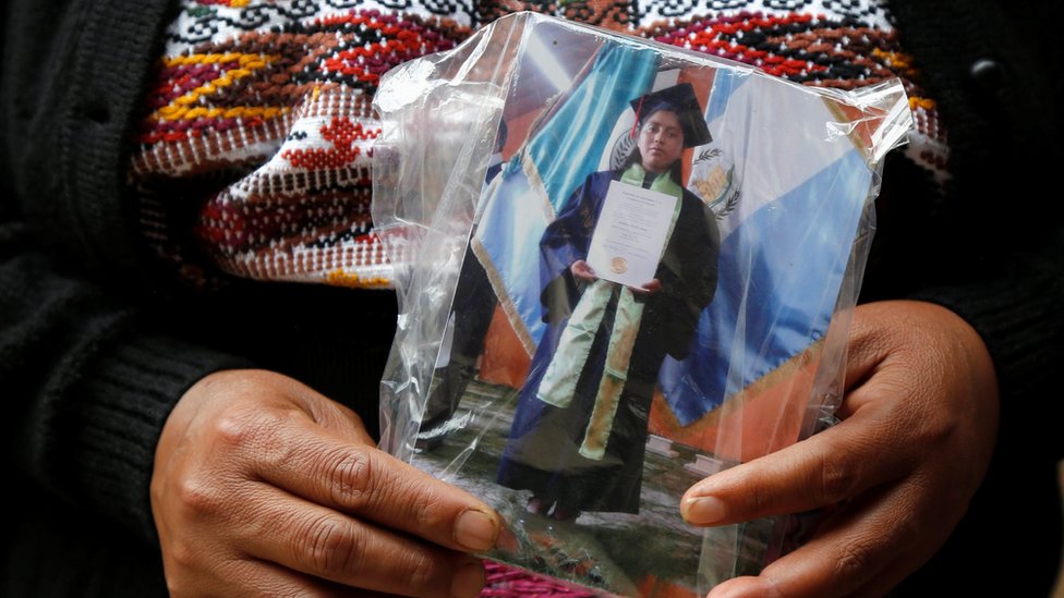 La joven se graduó hace dos años de perito contadora pero no pudo encontrar trabajo en Guatemala. Foto de Claudia