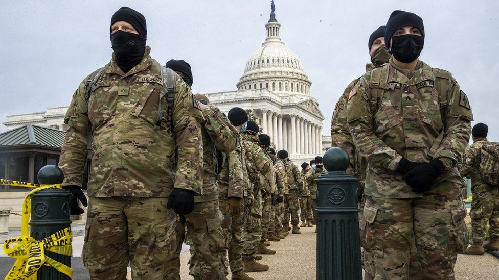 Despliegue de soldados de la Guardia Nacional frente al Capitolio