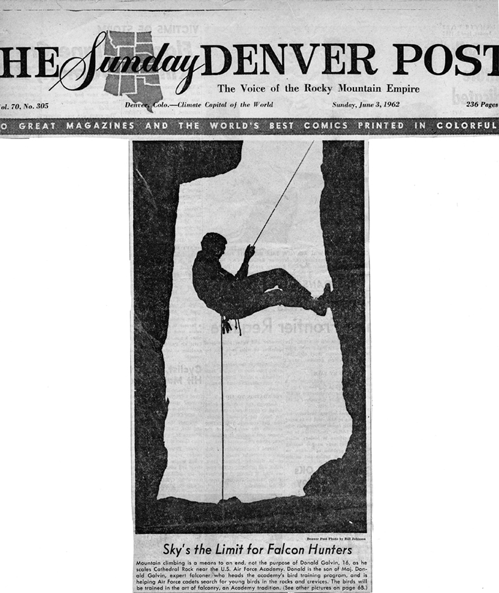Donald en la portada del Denver Post, 10 años antes, cazando halcones.