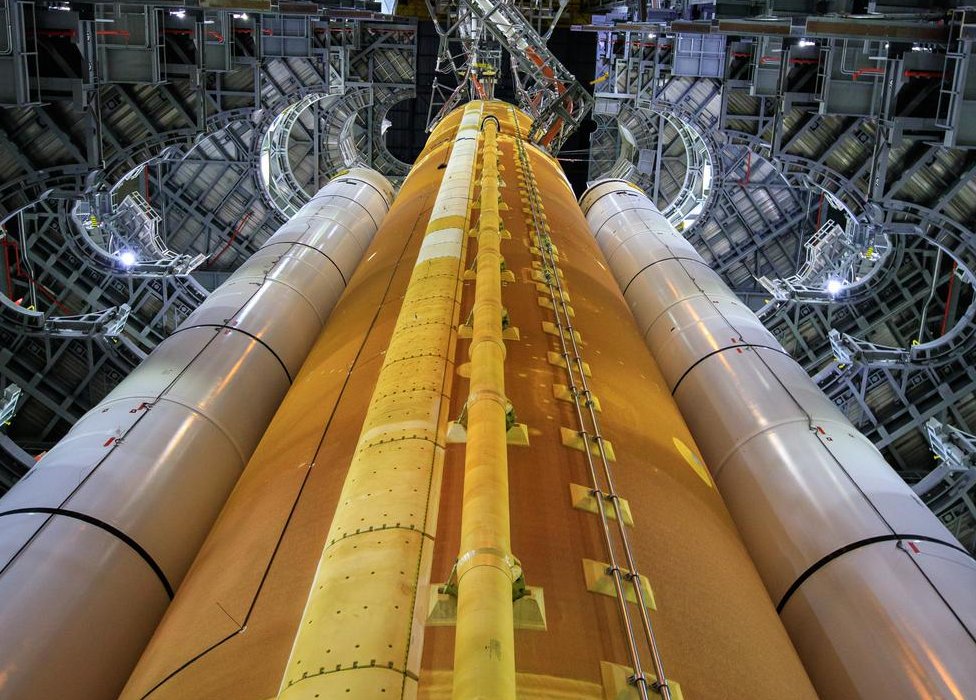 صاروخ أس ال أس في مركز كينيدي للفضاء