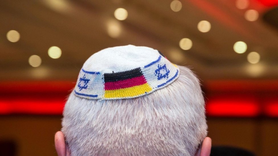 A man wearing a Jewish skullcap