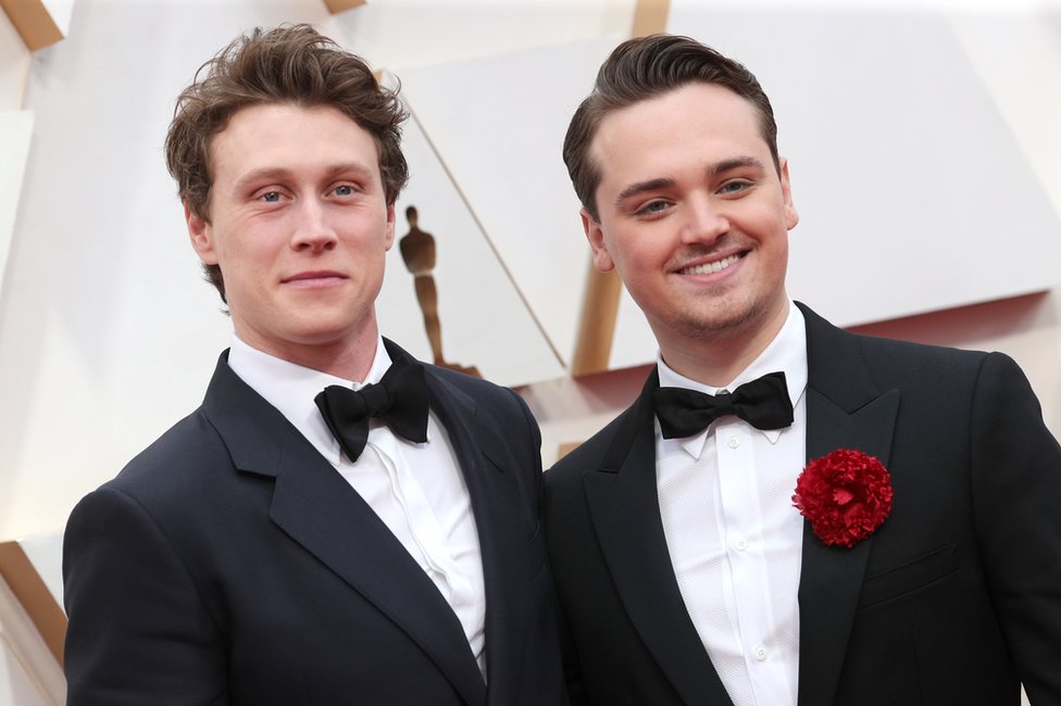 George MacKay and Dean-Charles Chapman on the red carpet