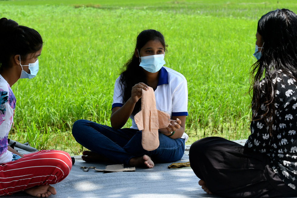 Menstrual health and mentoring in Nepal lockdown - BBC News