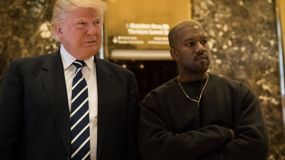 Foto de Kanye West se reúne con Donald Trump en la Trump Tower en diciembre de 2016.