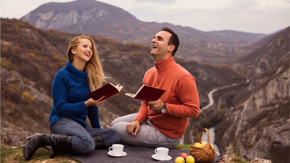 Pareja en montaña