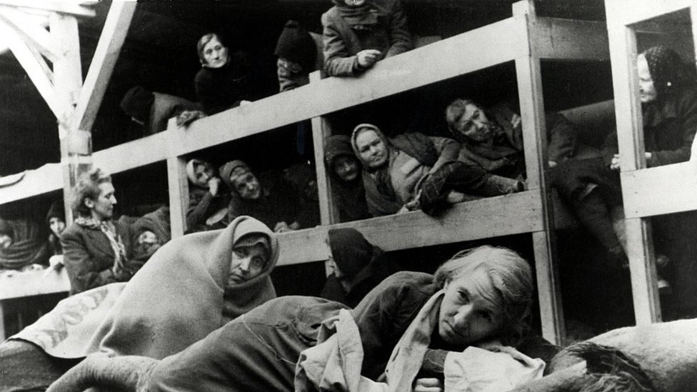 Mujeres, en 1945, alojadas en Auschwitz